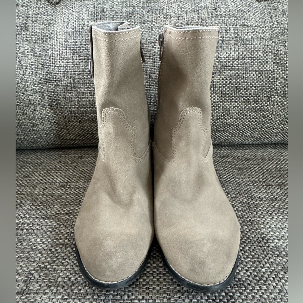 Very‎ Voltatile Suede Bootie. Size 7.5.